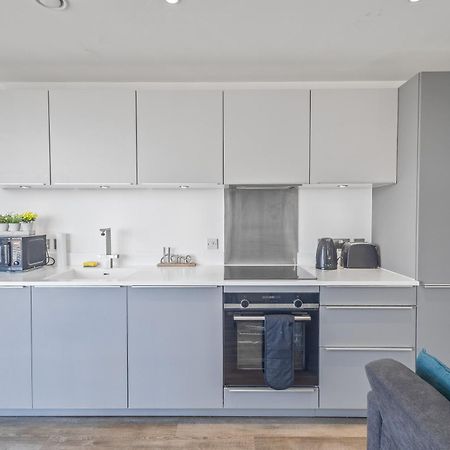 Luxury 2 Bedroom Apartment, On Broad Street! Birmingham Bagian luar foto