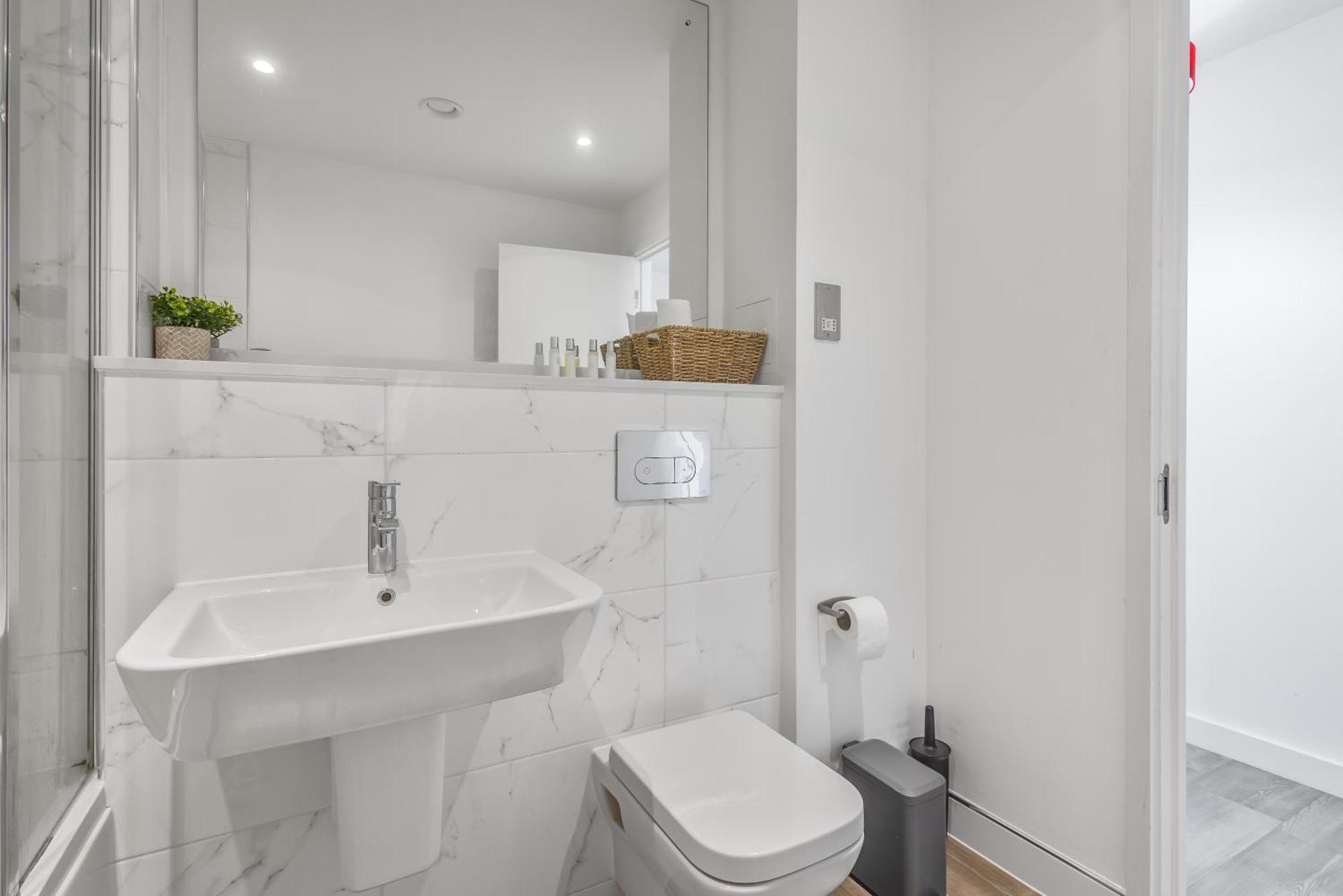 Luxury 2 Bedroom Apartment, On Broad Street! Birmingham Bagian luar foto